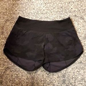 Lululemon black camo Speed up shorts